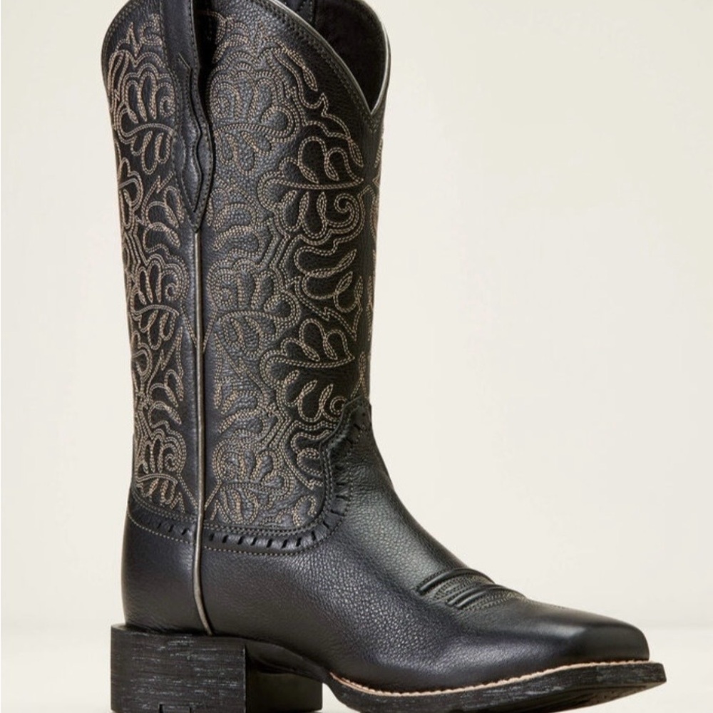 Ariat Women’s Black Leather RoundUp Remuda Wide Square Toe Western Cowgirl Boots - Picture 6 of 10